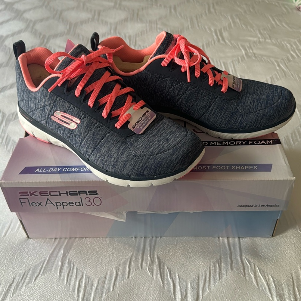 Sketchers Flex Appeal 3.0 Women’s Sneakers (7.5)
